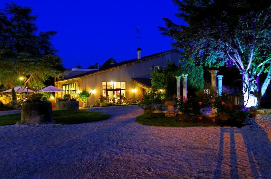 Logis Hotel Restaurant L'Essille Bassac Exteriér fotografie