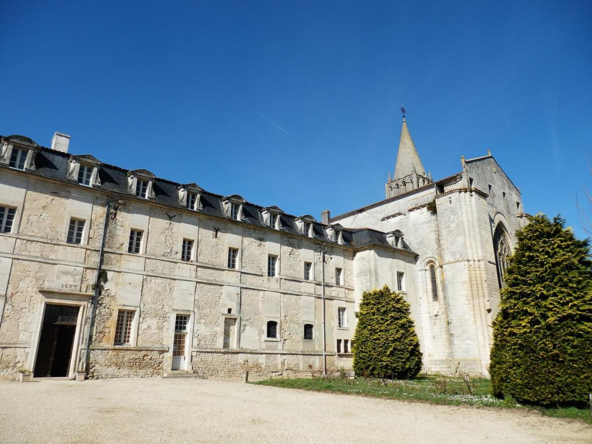 Logis Hotel Restaurant L'Essille Bassac Exteriér fotografie