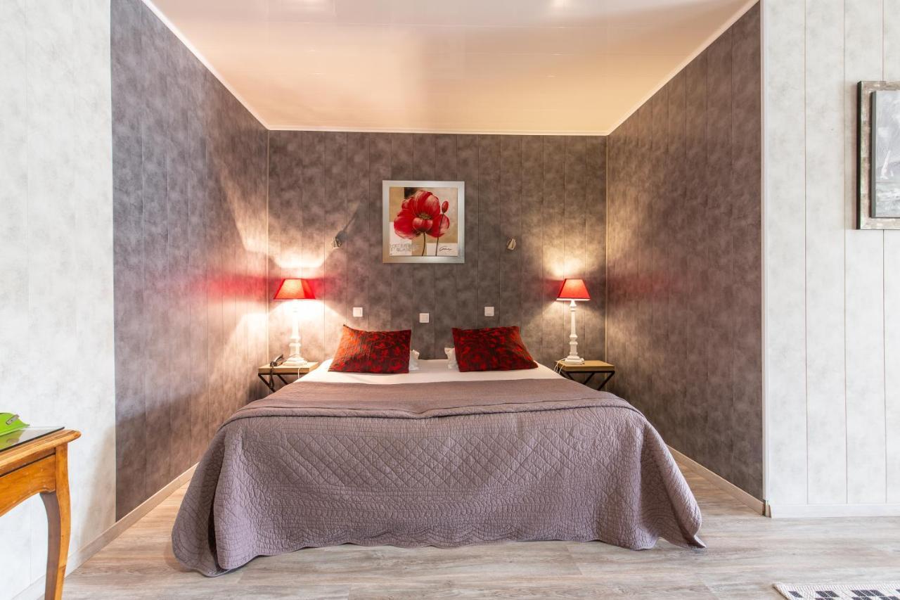 Logis Hotel Restaurant L'Essille Bassac Exteriér fotografie